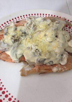 Una foto de Trucha con crema de champiñones