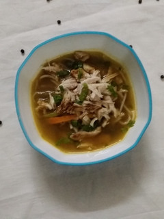 சிக்கன் துப்பா(சிக்கன் நூடுல்ஸ் சூப்)chicken Thukpa செய்முறை முக்கிய புகைப்படம்