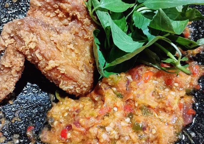 Resep Sambal Bawang Tomat Mentah Sambal Ayam Geprek Oleh Pawon Mommy