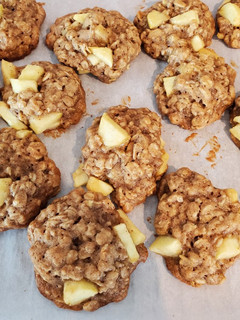 A picture of Apple Oatmeal Cookies.
