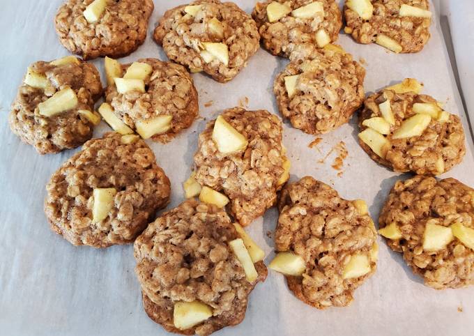 Apple Oatmeal Cookies