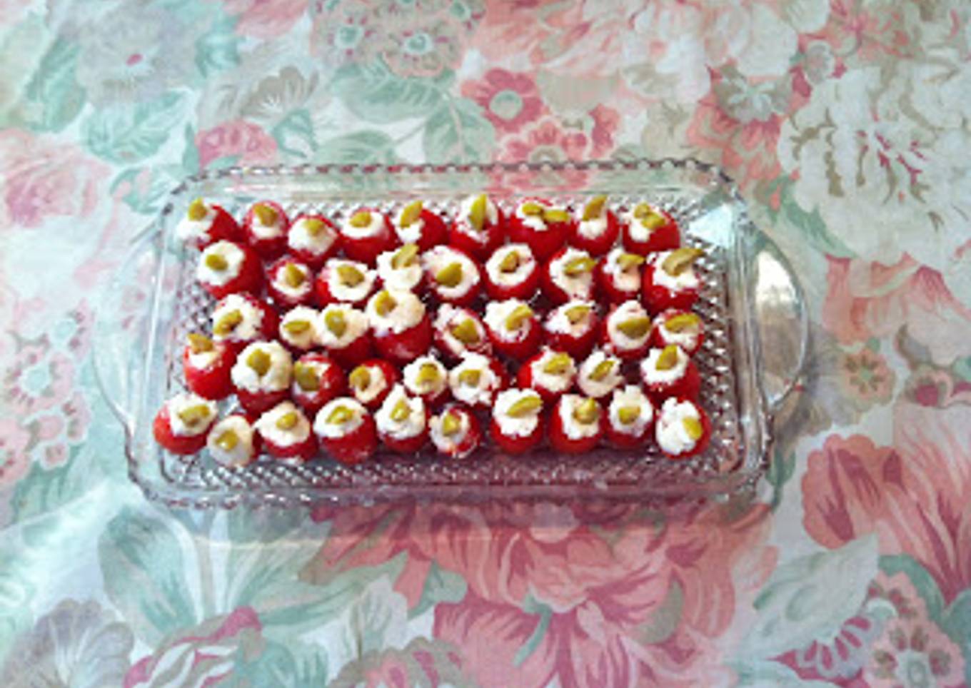 Jitomatitos rellenos