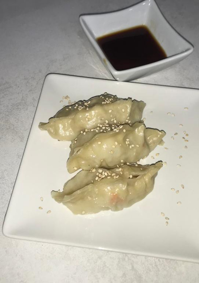 Una foto de Gyozas de pollo