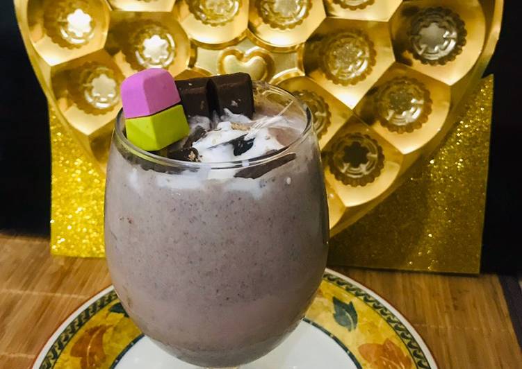 Steps to Prepare Award-winning Kitkat chocolate 🍫 shake