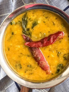 கோன்குரா பப்பு –புளிச்சை கீரை பருப்பு (Pulicha keerai paruppu recipe in tamil) செய்முறை முக்கிய புகைப்படம்