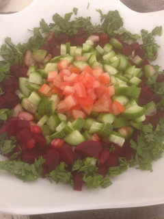 A picture of Czen color salad 🥗.
