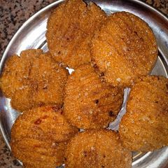 A picture of Fried biscuits.