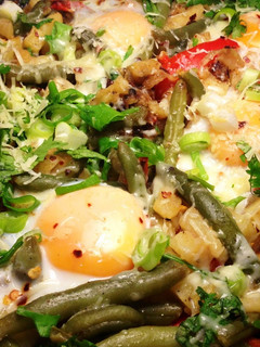 A picture of Crispy Potatoes, Green Beans and Eggs.