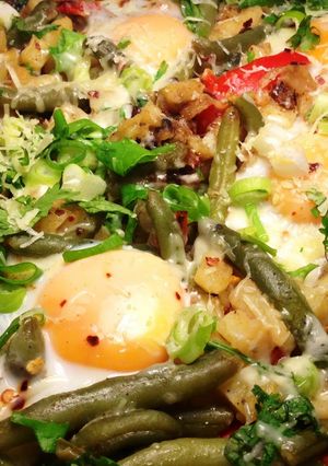 A picture of Crispy Potatoes, Green Beans and Eggs.