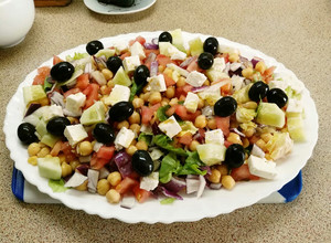 Foto principal de Ensalada griega de garbanzos