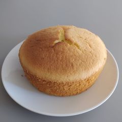 A picture of Lemon Sponge Cake.
