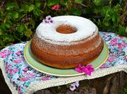 Una foto de budín de zucchini