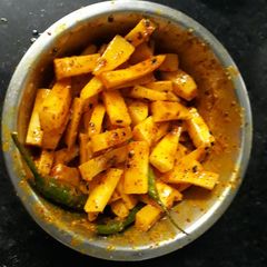 A picture of Instant mooli pickle.