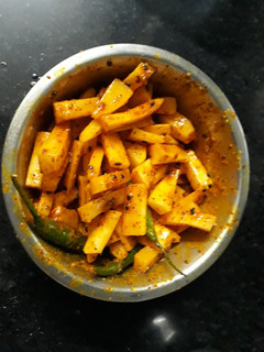 A picture of Instant mooli pickle.