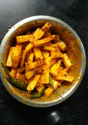 A picture of Instant mooli pickle.
