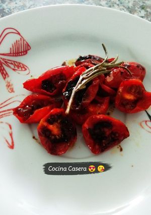 Una foto de Tomatitos Cherrys asados