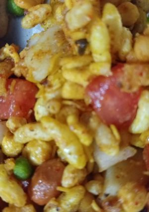 A picture of Bhel puri.