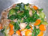 Tumis sawi sendok, bakso dan wortel