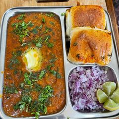 A picture of Pav bhaji.