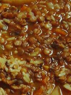 Una foto de Guiso de arroz y lentejas