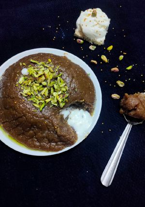 બ્રાઉન બ્રેડ આઇસ્ક્રીમ હલવા(brown bread icecream halva recipe in gujarati) રેસીપી મુખ્ય ફોટો