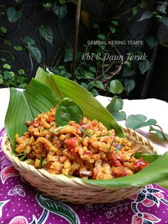 Foto resep Sambal Kering Tempe Ebi & Daun Jeruk