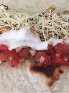 Una foto de Fajitas de carne con pico de gallo 🌮