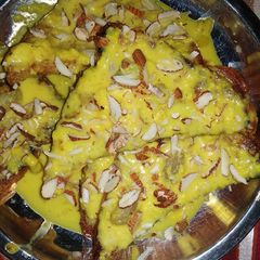 A picture of Shahi tukda.