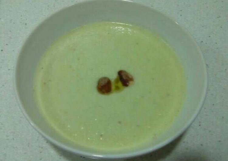 Ajo blanco de pepinos