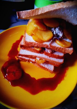 A picture of Potatoes sandwich.