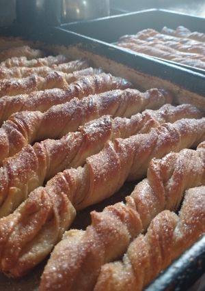 Una foto de Facturas churrinches!!!🤯