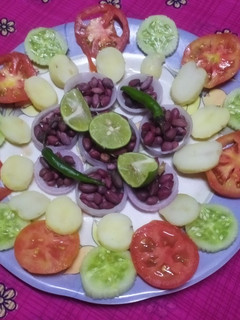 मिक्स सलाद (mix salad recipe in Hindi) रेसिपी मुख्य फोटो