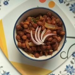 A picture of Hing masaledar kala chana.