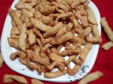 नमकपारे (Namakpare recipe in Hindi)