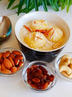 रसगुल्ला (Rasgulla Recipe in Hindi) रेसिपी मुख्य फोटो