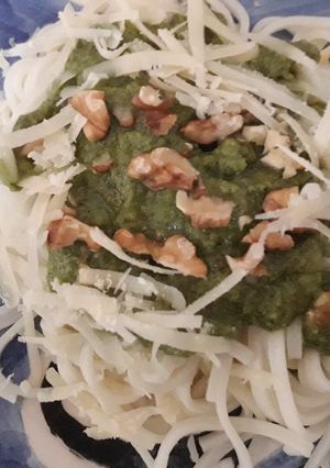 Una foto de Tallarines con Pesto Clásico