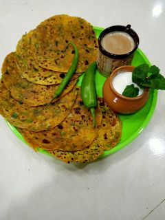 મેથીના થેપલા (Methi Thepla Recipe In Gujarati) રેસીપી મુખ્ય ફોટો