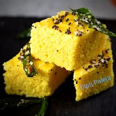 A picture of Gujarati Khatta Dhokla.
