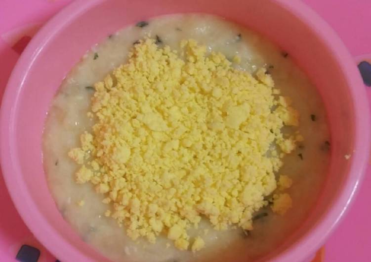 Resep: Mpasi Gwen 7m+ bubur kentang kuning telur yang Gurih