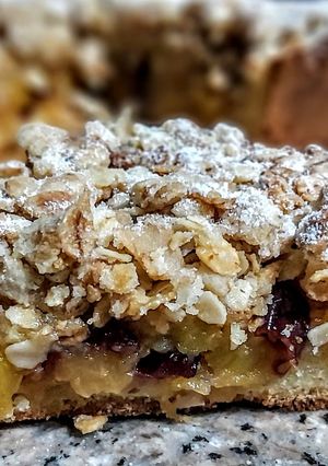 Una foto de CRUMBLE De🍍Piña y🍒 Arándanos...!