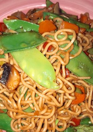 Una foto de Noodles con verduras (Yakisoba fácil)