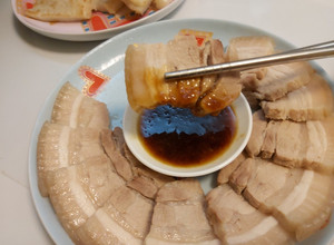 蒜泥白肉(電鍋) 的食譜成品照片