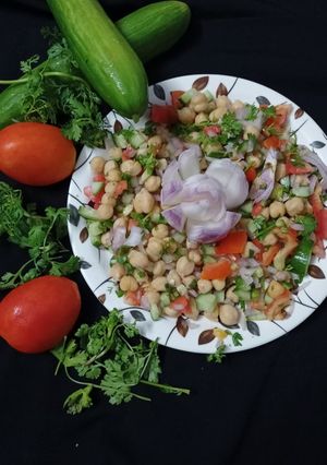 ऑयल फ्री छोला चाट (oil free chola chaat recipe in Hindi) रेसिपी मुख्य फोटो