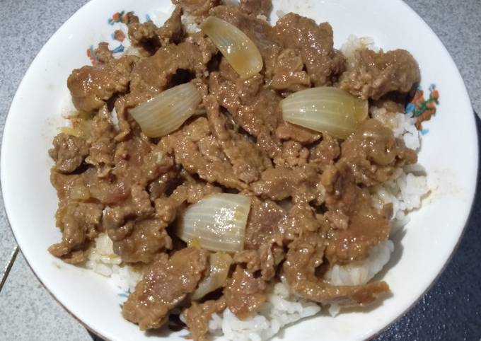 Gyudon beef bowl (Olahan daging sapi)