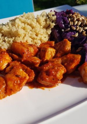 Una foto de Carne de cerdo con tomate