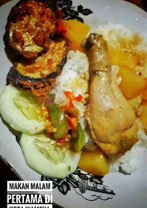 Foto resep Ayam Gulai Kentang Bumbu Instant Wamena