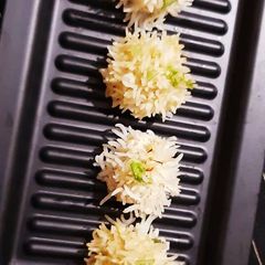 A picture of Chicken Flower Dumplings.
