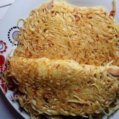 A picture of Spaghetti omlet.
