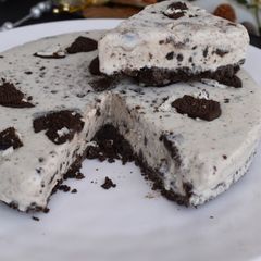 A picture of Cookies and Ice Cream Cake.