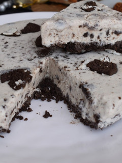 A picture of Cookies and Ice Cream Cake.
